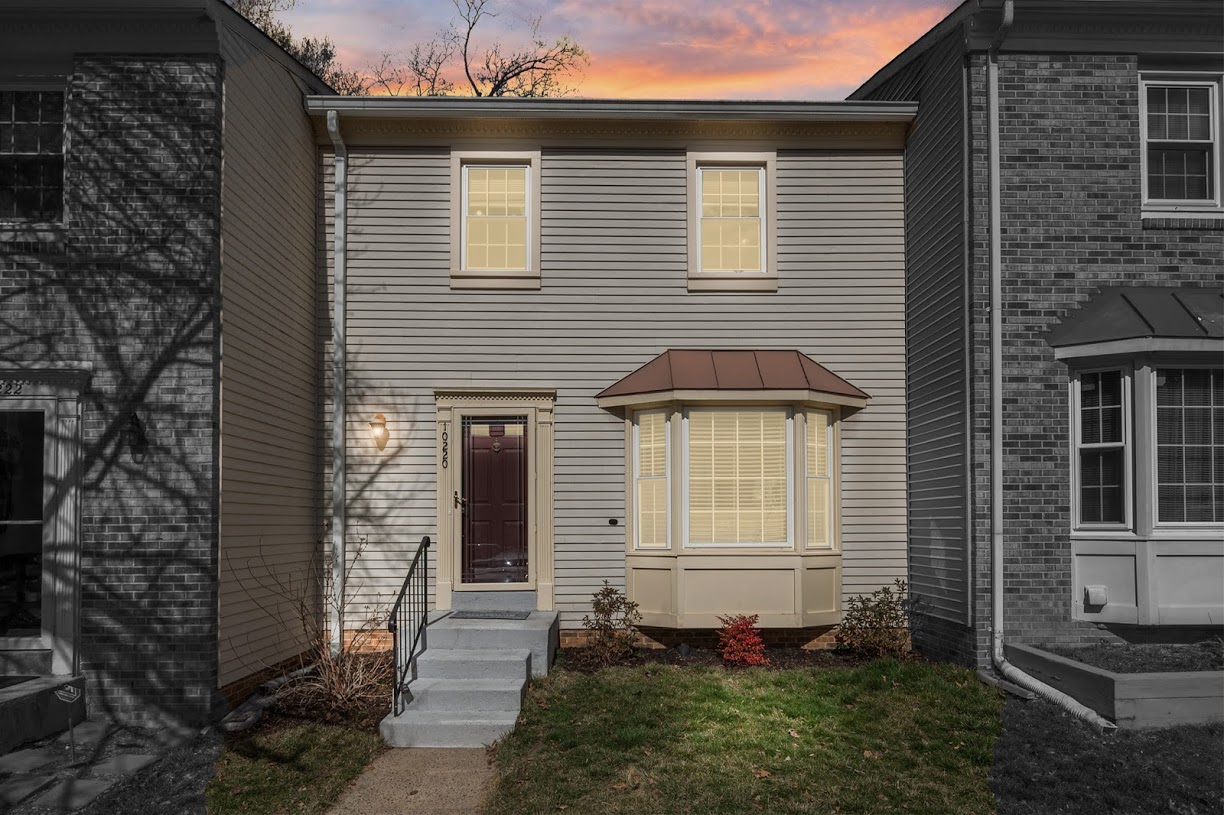 THE NELLIS GROUP PRESENTS, 10220 HERON POND TERRACE BURKE, VA 22015