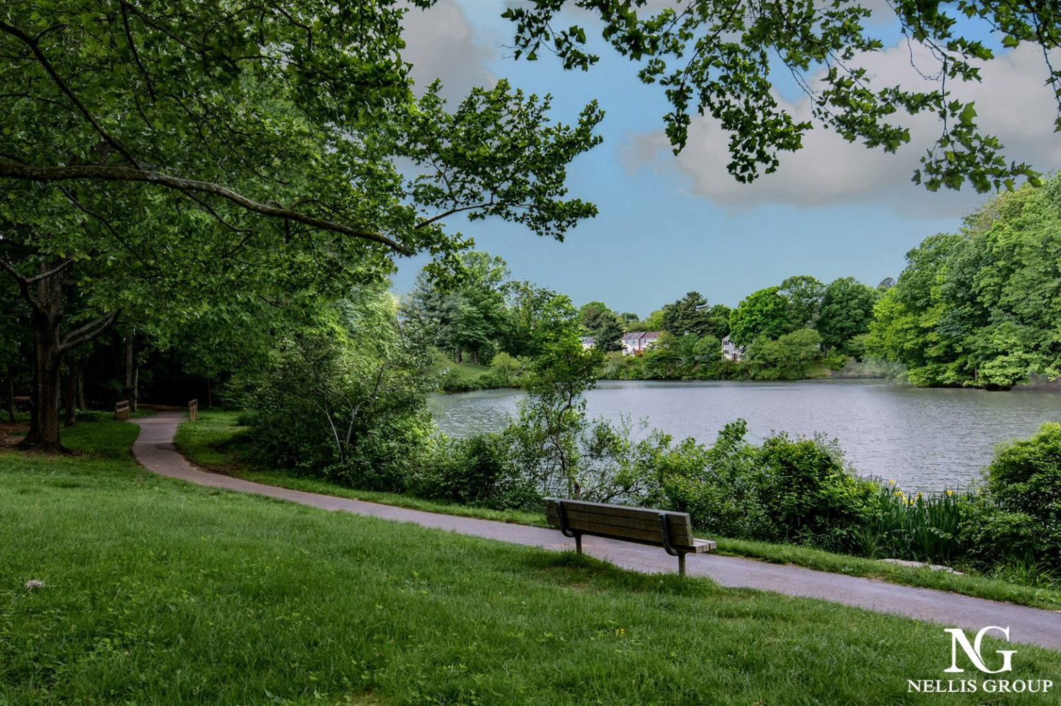 EXPLORE BURKE LAKE PARK; BREATHTAKING SCENERY AND FAMILY FUN The